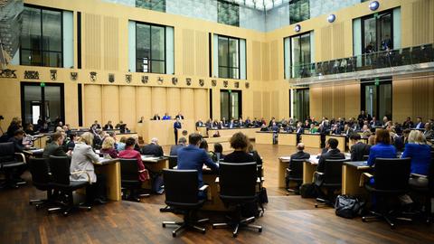Manuela Schwesig (SPD), Ministerpräsidentin von Mecklenburg-Vorpommern und amtierende Bundesratspräsidentin, spricht in der 1041. Plenarsitzung vom Deutschen Bundesrat.