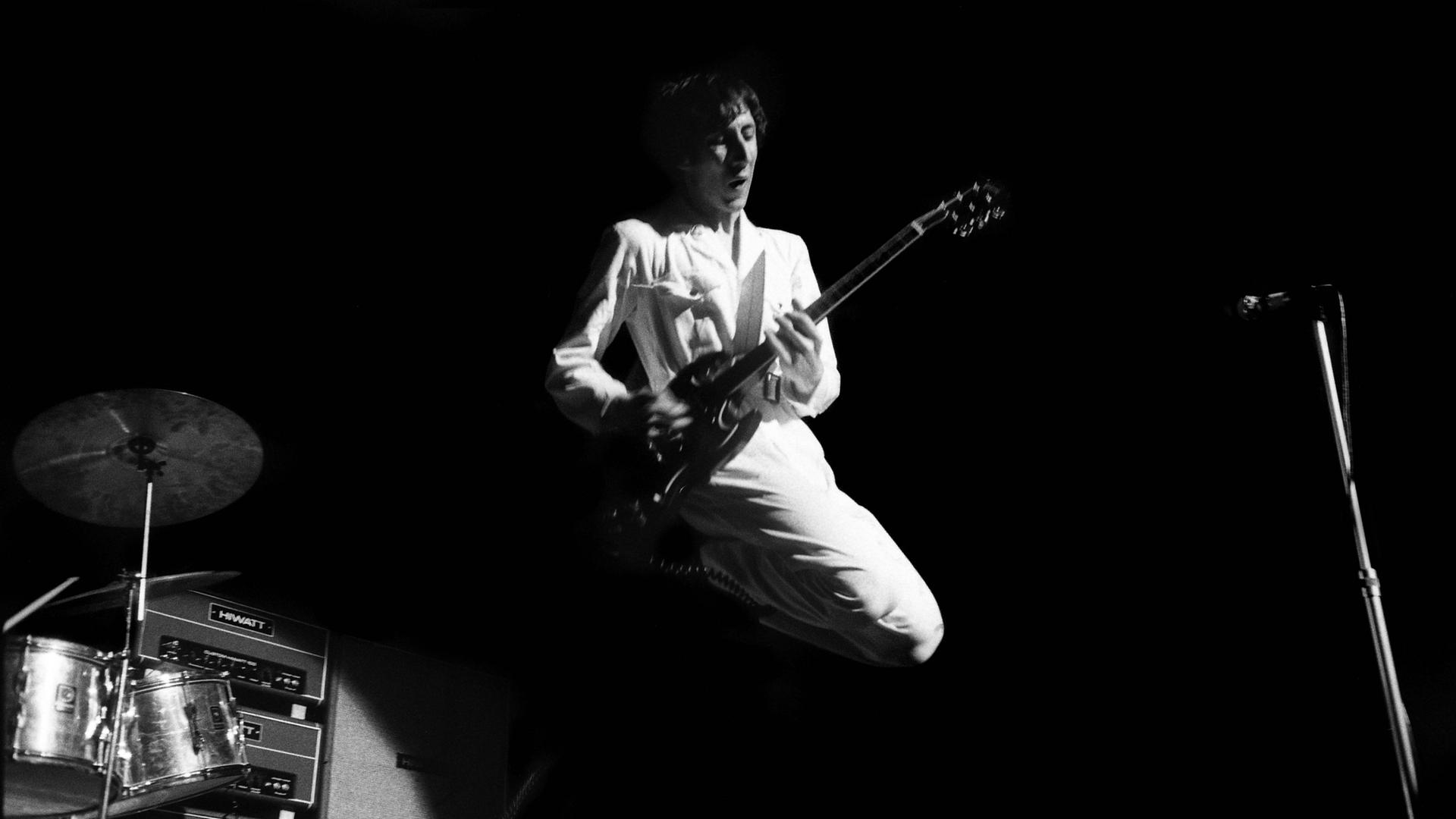 Pete Townshend bei einem Auftritt in Frankreich im Jahr 1970 Pete Townshend bei einem Auftritt in Frankreich im Jahr 1970