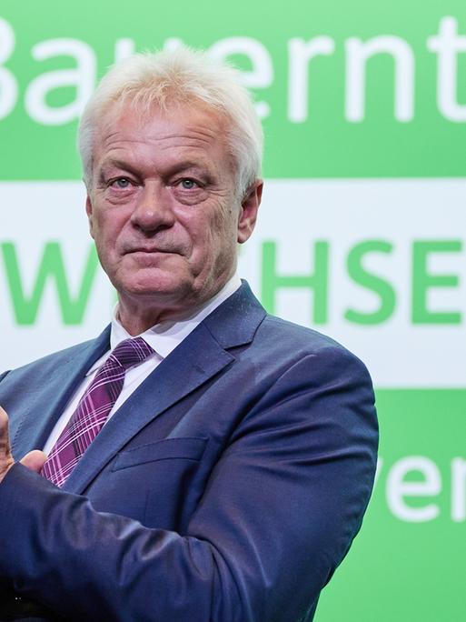 Berlin: Alois Rainer (CSU), Bundeslandwirtschaftsminister, spricht beim Abschluss des Deutschen Bauerntages im Hotel "Titanic Chaussee" zu den Delegierten. 
