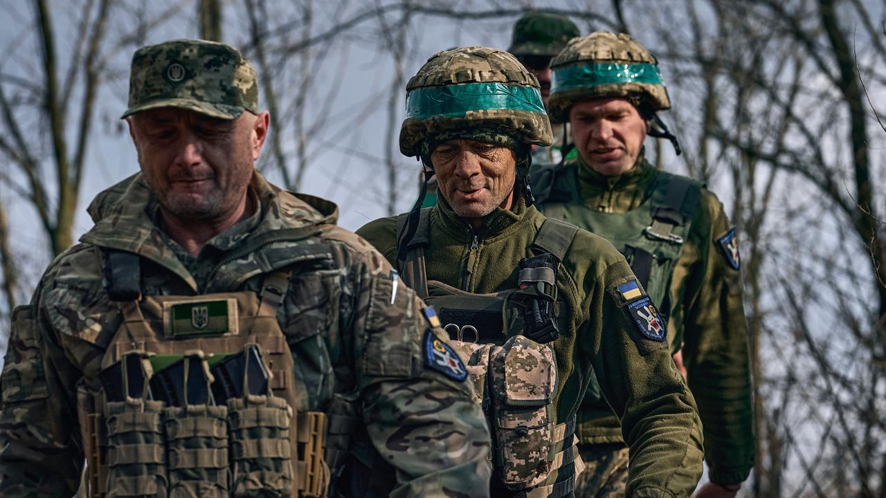 Ukraine-Krieg - Kiew will Männer aus dem Ausland in Armee zurückholen