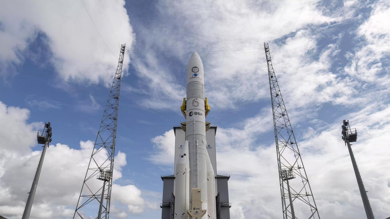 Die europäische Trägerrakete Ariane 6 auf der Startrampe des europäischen Weltraumbahnhofs in Französisch-Guayana.