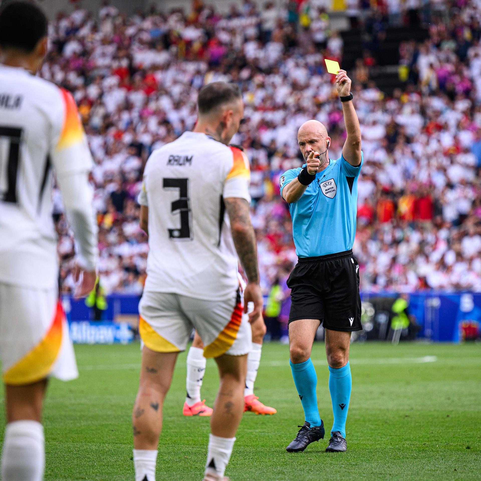 Deutschlands EM-Aus - Fußball auf Top-Niveau - mit umstrittener Schiri-Entscheidung