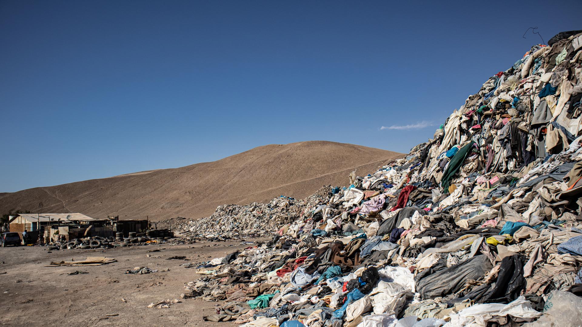Friedhof für gebrauchte Kleidung in der Atacama-Wüste