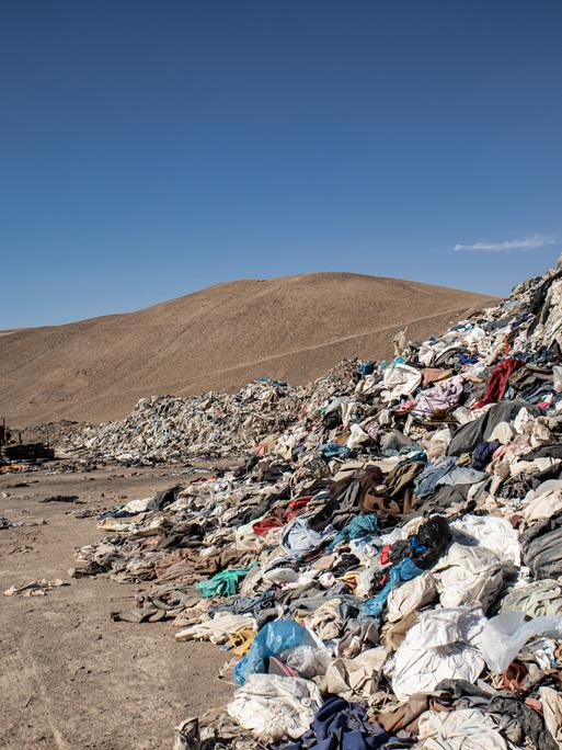 Friedhof für gebrauchte Kleidung in der Atacama-Wüste