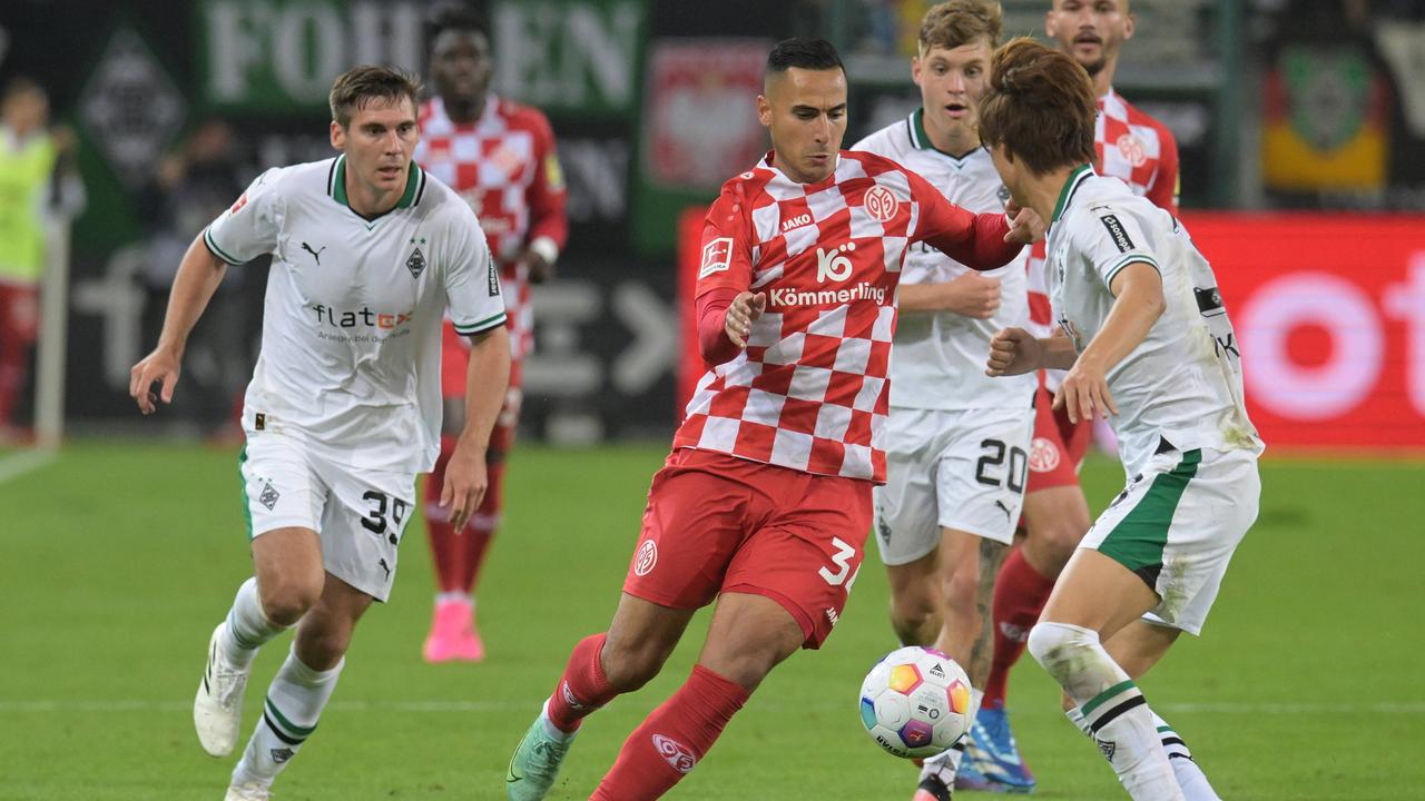 Anwar El Ghazi (M.) kam erst Ende September als vereinsloser Spieler zum 1. FSV Mainz 05. Seit dem 3. November ist er offiziell wieder vereinslos.