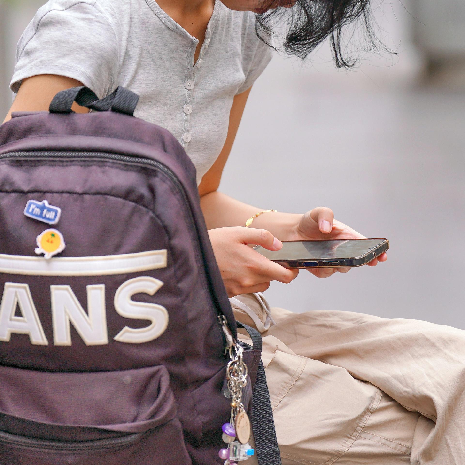 The Kids are Offline? - Weltweit erstes Social-Media-Verbot für Teenager in Australien