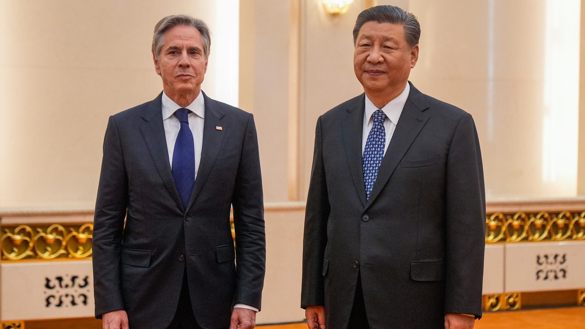 Peking: US-Außenminister Antony Blinken (l) trifft sich mit dem chinesischen Präsidenten Xi Jinping in der Großen Halle des Volkes.