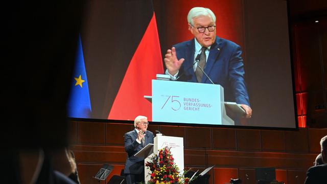 Frank-Walter Steinmeier spricht zum 75. Geburtstag vom Bundes-Verfassungs-Gericht.