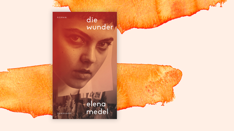 Auf dem Cover ist die Schwarz-weiß-Fotografie einer jungen Frau zu sehen, über die ein Rotfilter gelegt wurde. Darauf in weißer Schrift der Buchtitel und Autorinname.