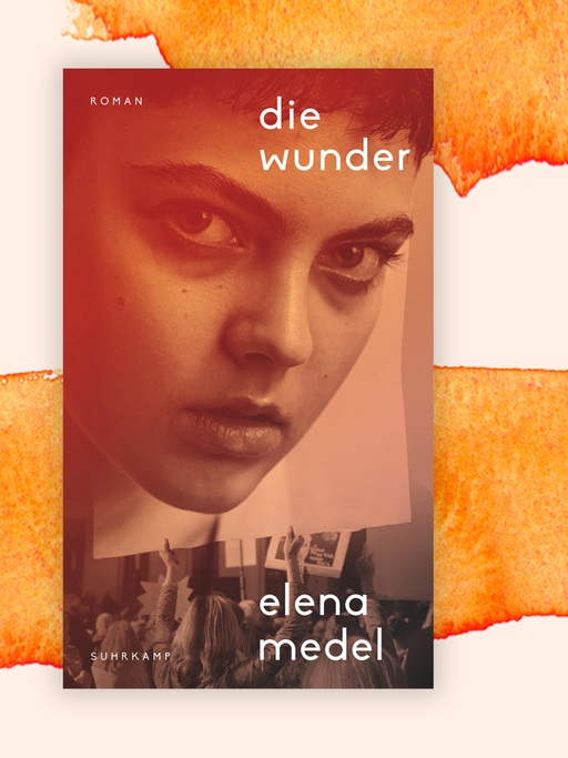 Auf dem Cover ist die Schwarz-weiß-Fotografie einer jungen Frau zu sehen, über die ein Rotfilter gelegt wurde. Darauf in weißer Schrift der Buchtitel und Autorinname.