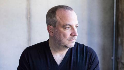 Porträt vom Autor Marc Sinan. 