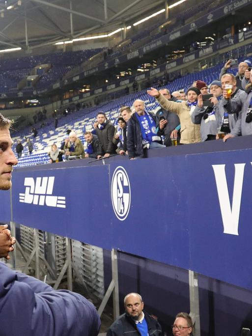 Fußballprofis und Fans des FC Schalke 04