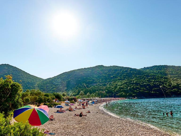 Strand auf Kefalonia, der größten griechischen Insel im  ionischen Meer