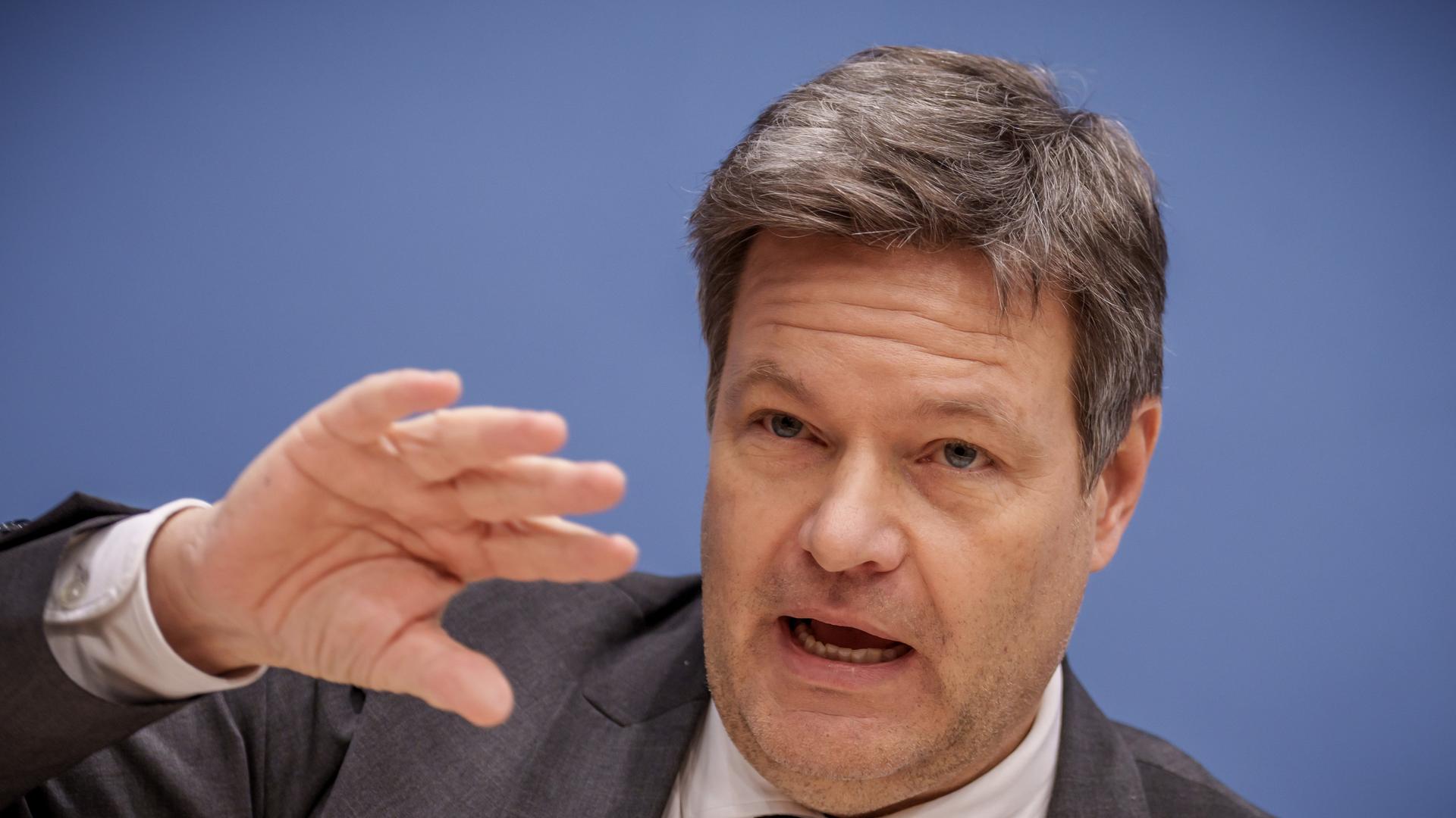 Bundeswirtschaftsminister Habeck nimmt an der Vorstellung des Jahreswirtschaftsbericht 2023 der Bundesregierung teil. (Foto: Michael Kappeler/dpa)