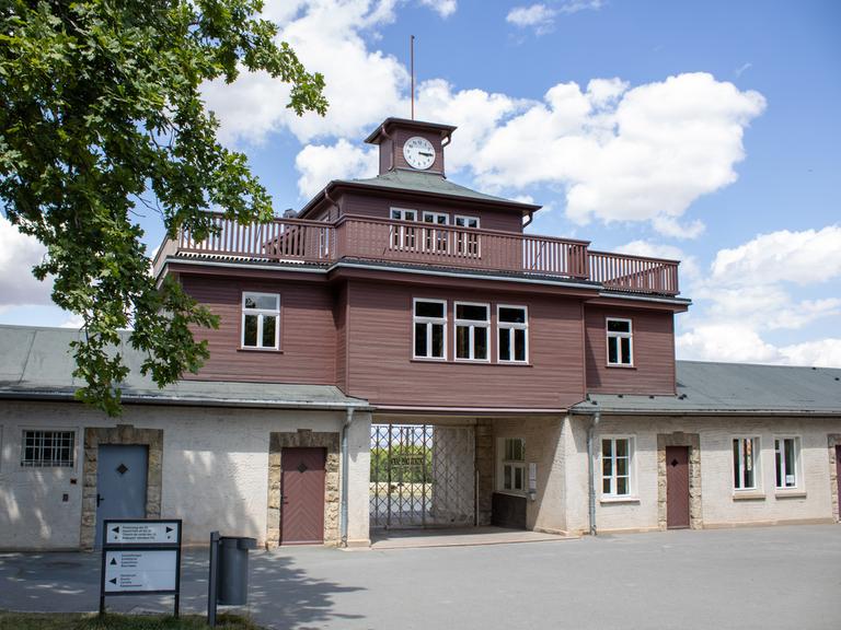 Das Lagertor der Gedenkstätte des Konzentrationslagers Buchenwald