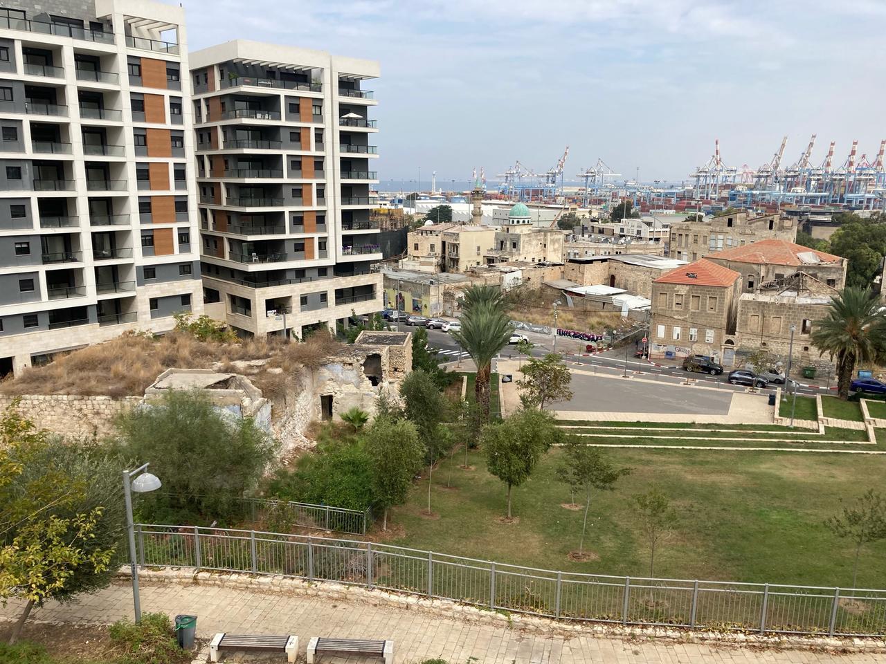 Das ehemalige palästinensische Viertel Wadi Salib in Haifa. Die meisten der alten Gebäude stehen leer. Neubauten sind wohlhabenden Bürgern vorbehalten.