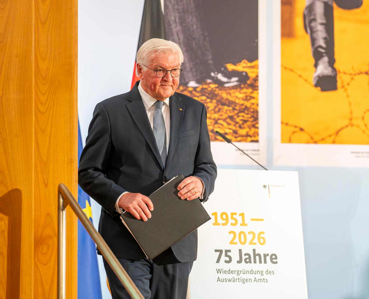 Bundespräsident Frank-Walter Steinmeier sprach im Auswärtigen Amt, das vor 75 Jahren wiedereröffnet wurde.
