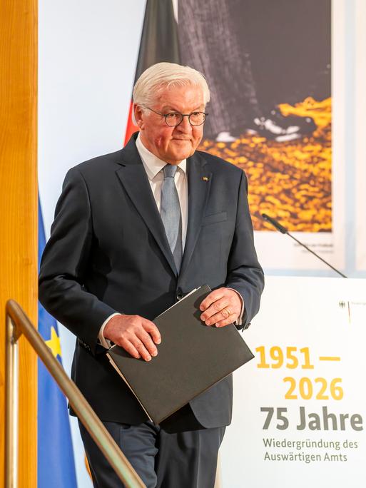 Bundespräsident Frank-Walter Steinmeier sprach im Auswärtigen Amt, das vor 75 Jahren wieder gegründet wurde.