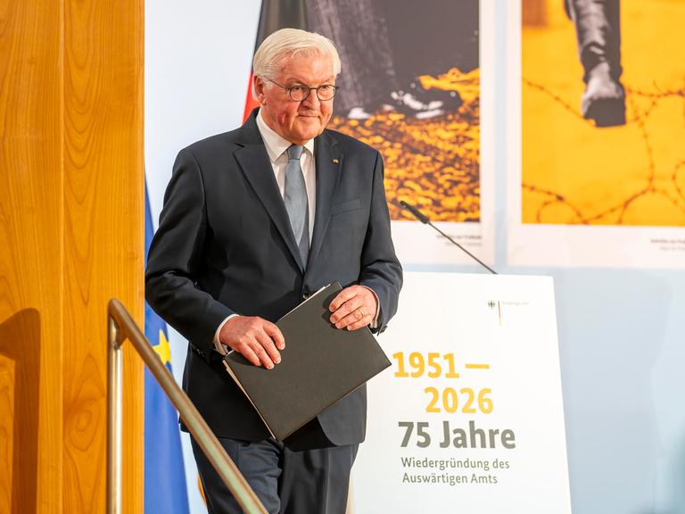 Bundespräsident Frank-Walter Steinmeier sprach im Auswärtigen Amt, das vor 75 Jahren wieder gegründet wurde.