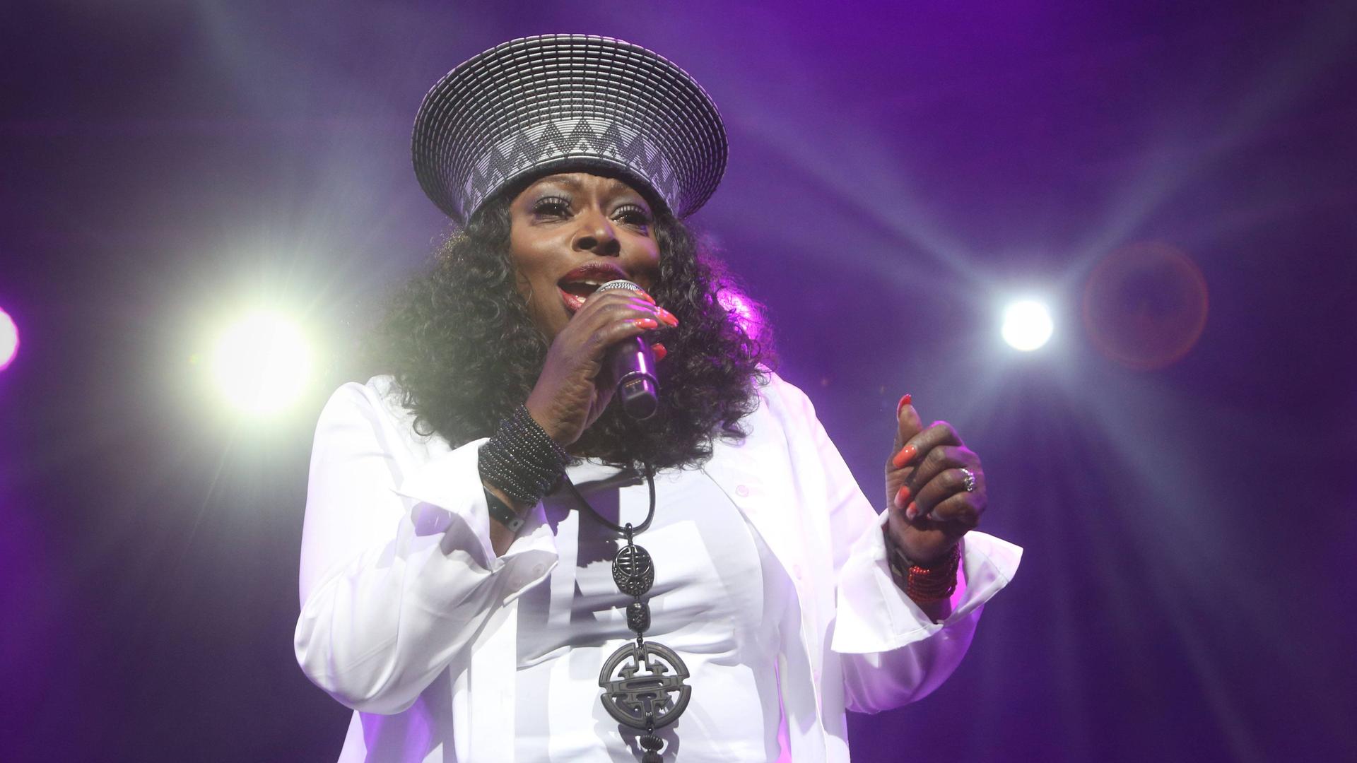 Angie Stone während eines Konzerts im April 2016 in Kapstadt