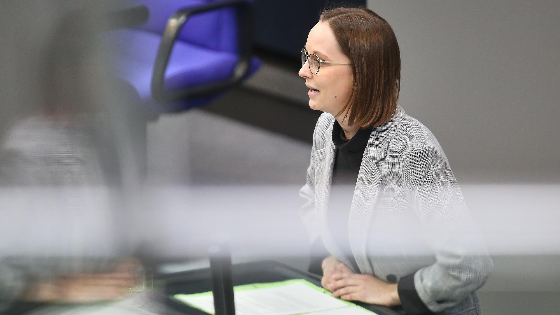Lena Gumnior, Grüne, spricht im Bundestag 