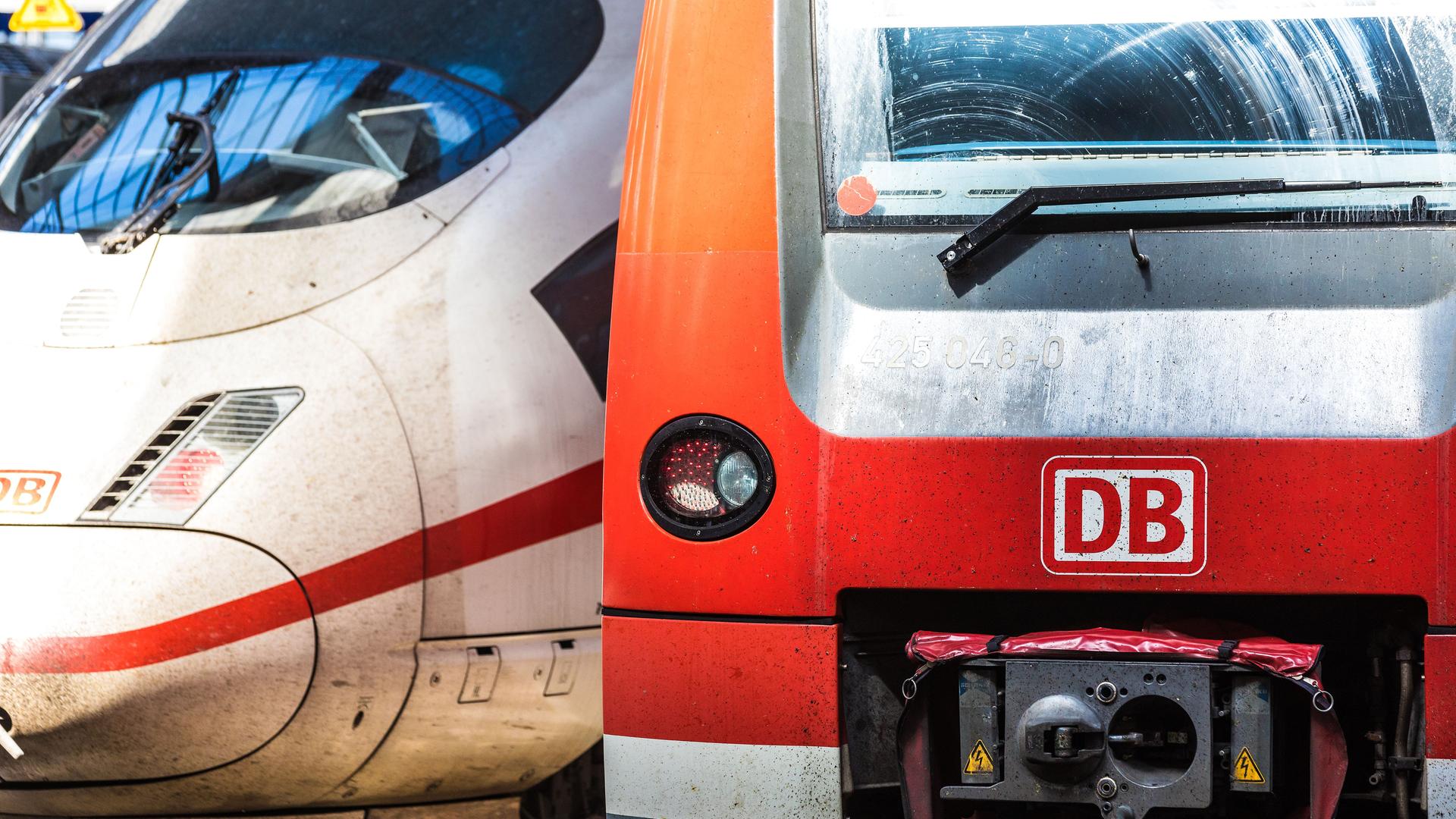 Zwei Loks der Deutschen Bahn