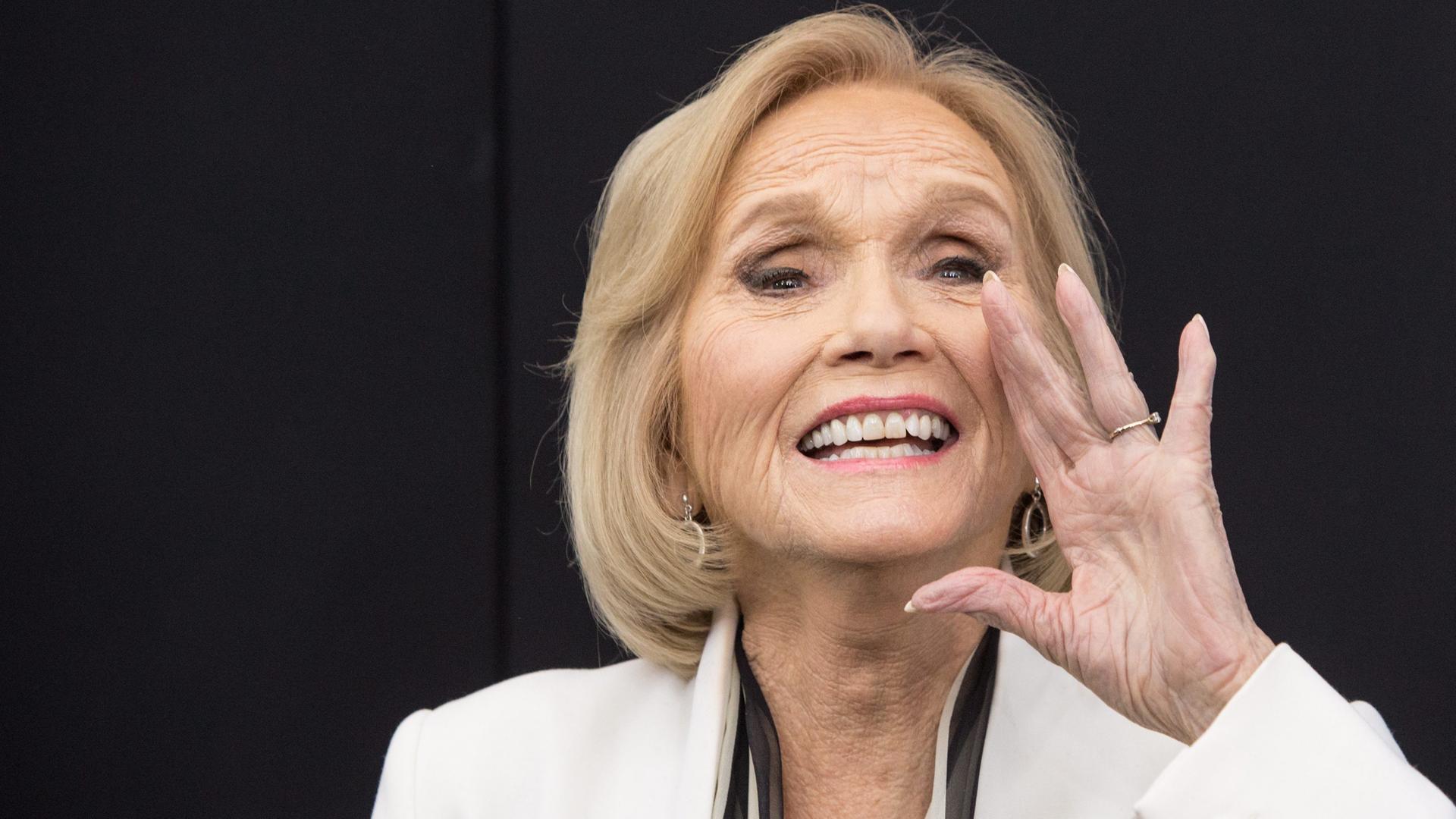 Die US-amerikanische Schauspielerin Eva Marie Saint bei ihrer Ankunft zur Weltpremiere von "Winter's Tale" im Ziegfeld Theater in New York.