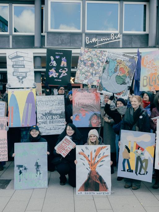 Plakataktion in Hamburg von "Verlage gegen Rechts", 31.Januar 2025.