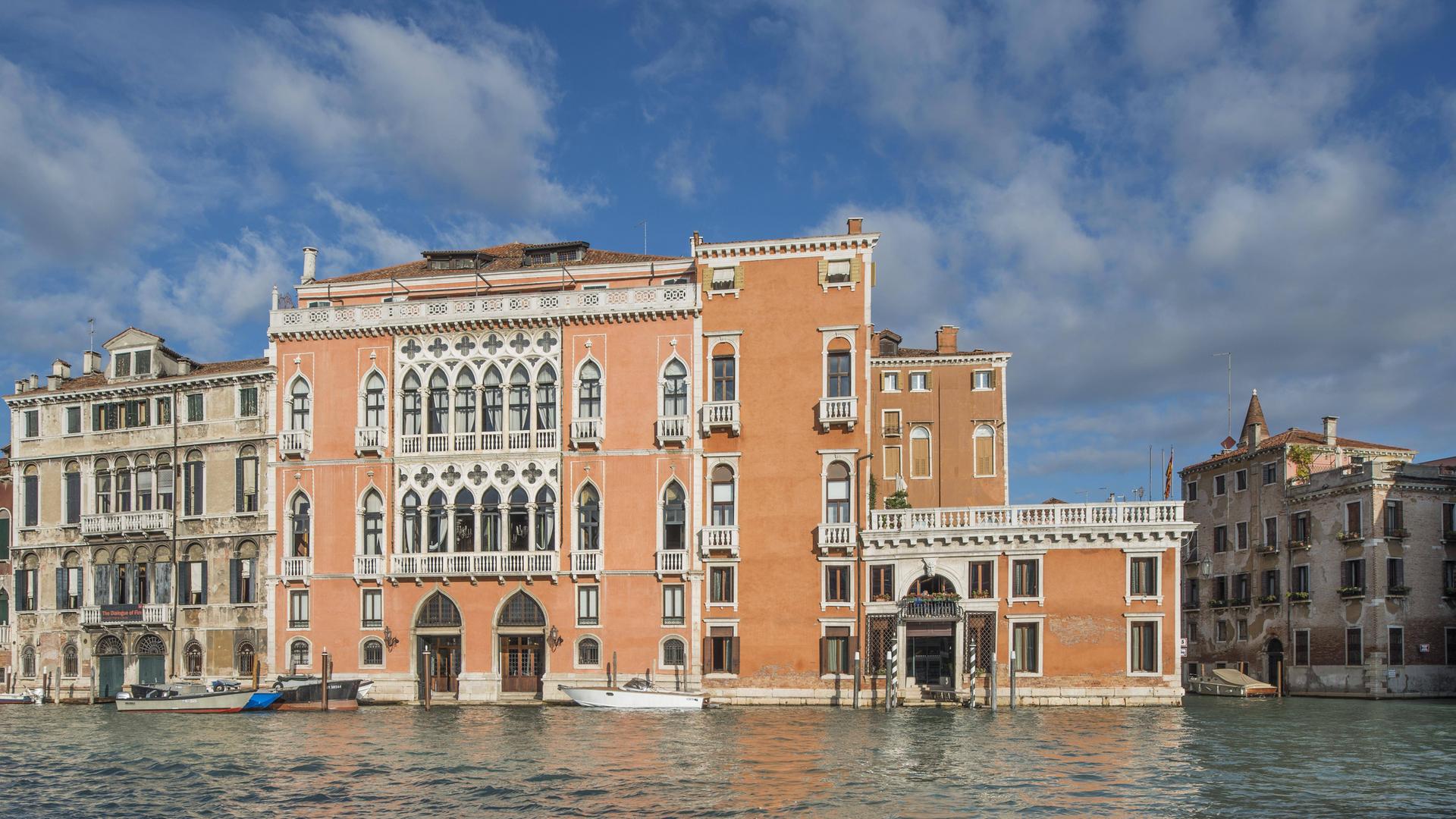 Title: “Venice’s Price and Tourism: A Closer Look at the Costs and Strategies for Preservation”