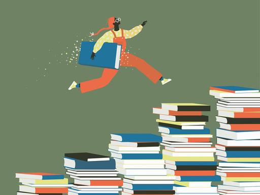 Zeichnung einer Teenagerin, die mit einem Buch unter dem Arm eine Buchtreppe hinauf rennt. 