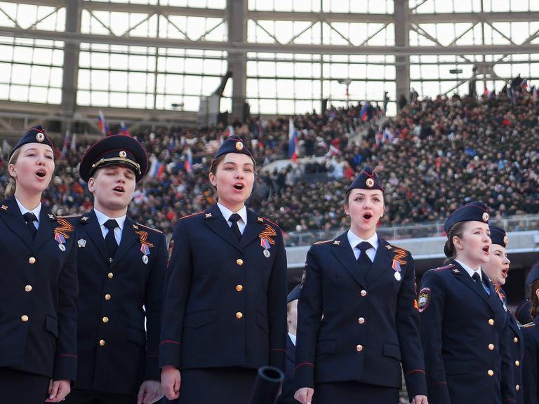 Ein Propagandakonzert mit russischen Kadetten am 18.3. im Moskauer Luschniki-Stadium. 