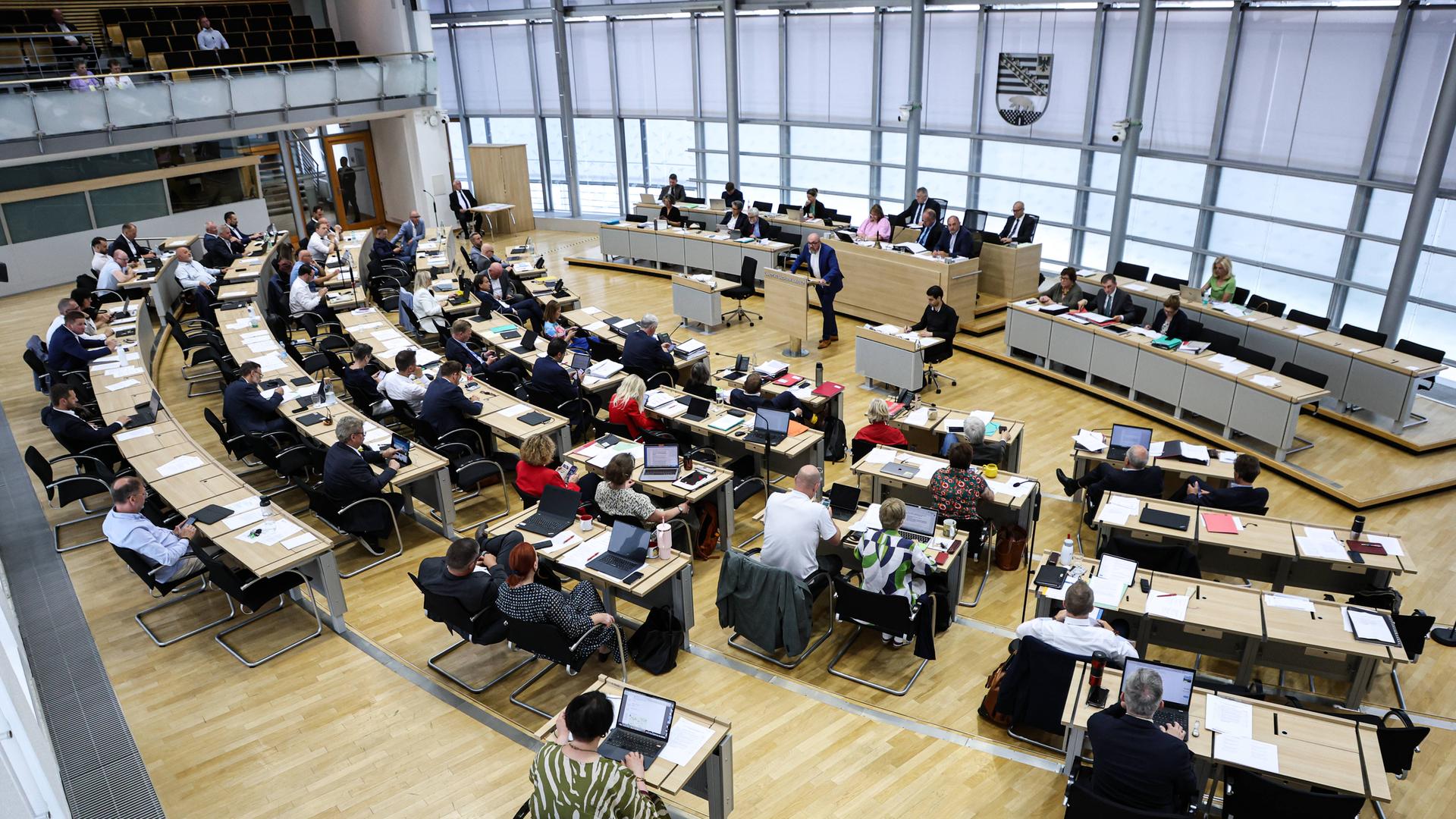 Eine Draufsicht des Plenarsaals des Landtags von Sachsen-ANhalt