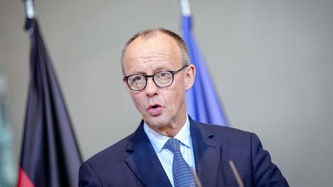 Bundeskanzler Friedrich Merz (CDU) gibt im Bundeskanzleramt eine Pressekonferenz. 