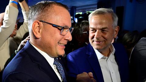 AfD-Spitzenkandidat Leif-Erik Holm (rechts) und Parteichef Tino Chrupalla