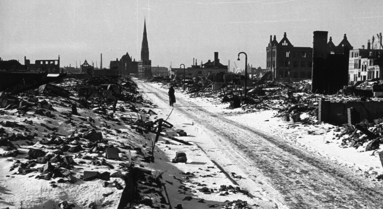 Straße im kriegszerstörten Bremen, Januar 1947