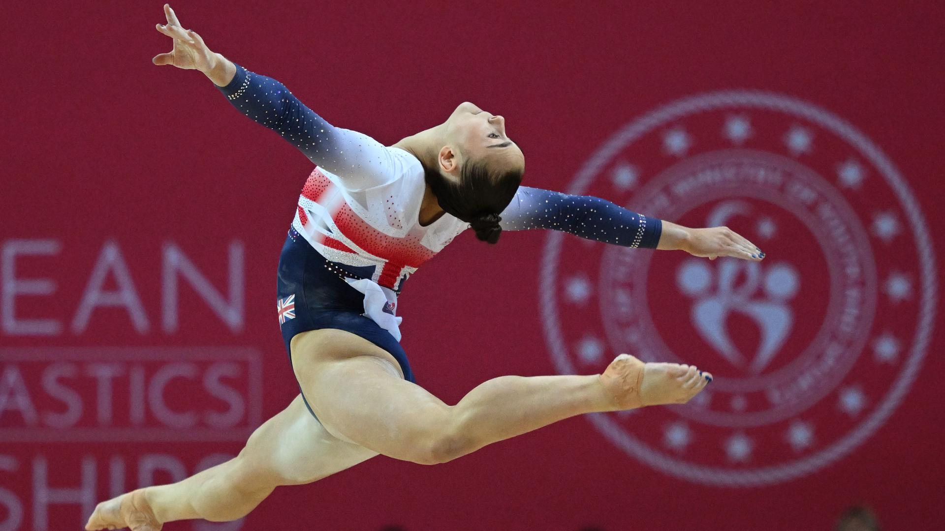 Jessica Gadirova aus Großbritannien turnt am Boden. Jessica Gadirova aus Großbritannien turnt am Boden.