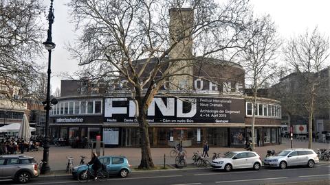 Die Berliner Schaubühne mit einer Ankündigung für das FIND-Festival. 