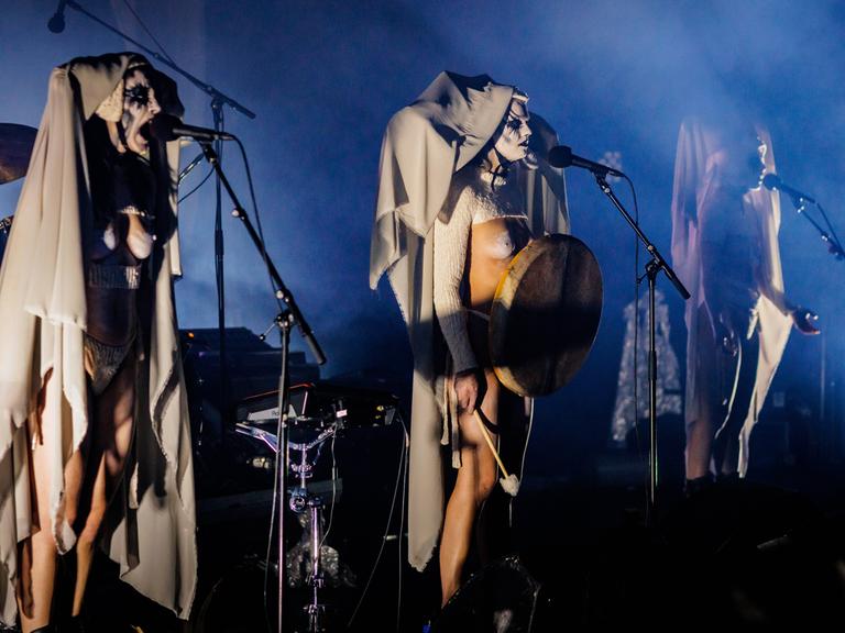 Witch Club Satan live in Oslo, Norwegen, am 8. März 2025.
