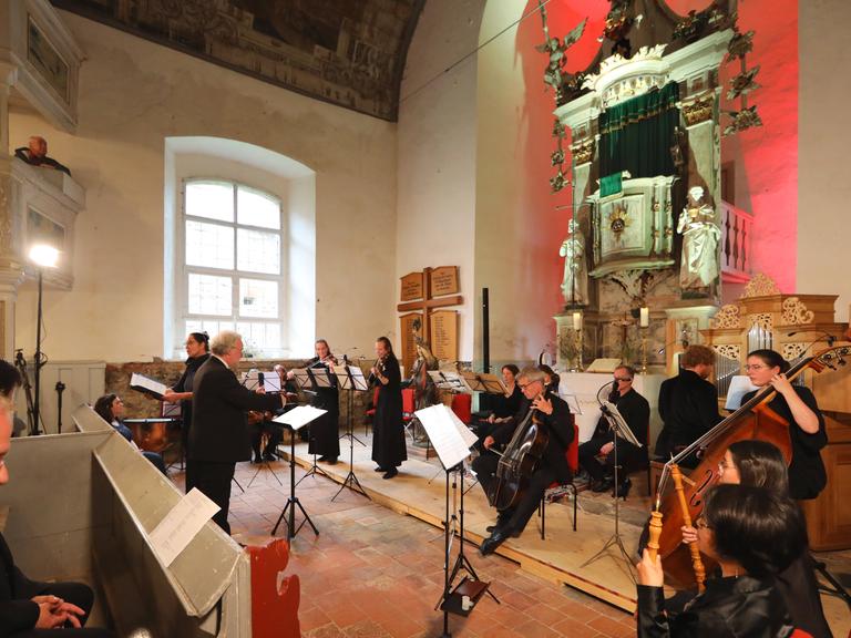Merseburger Hofmusik und Solisten unter Leitung von Gewandhausorganist Michael Schoenheit.
