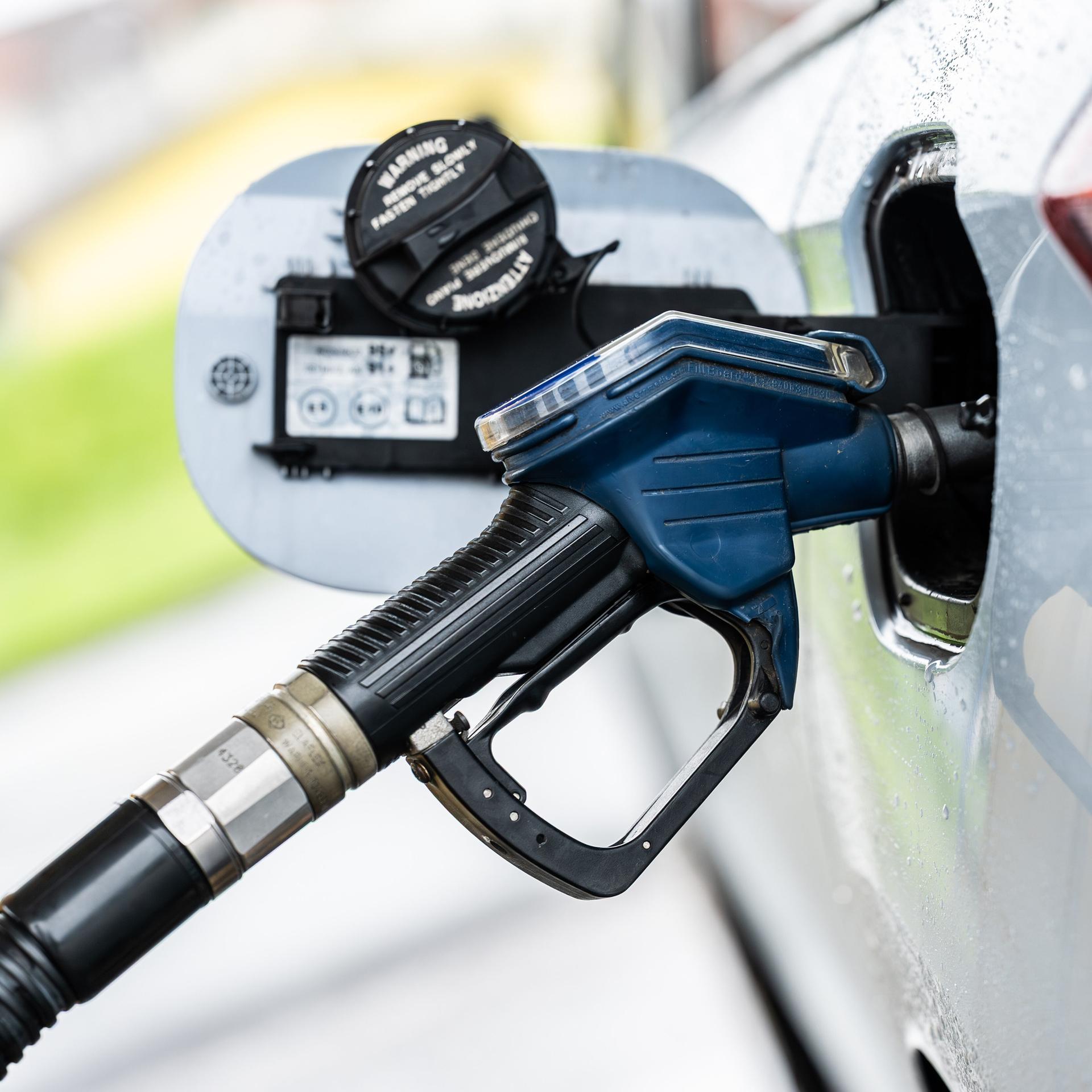 EU-Parlament - Europäische Volkspartei trommelt für Verbrennerautos