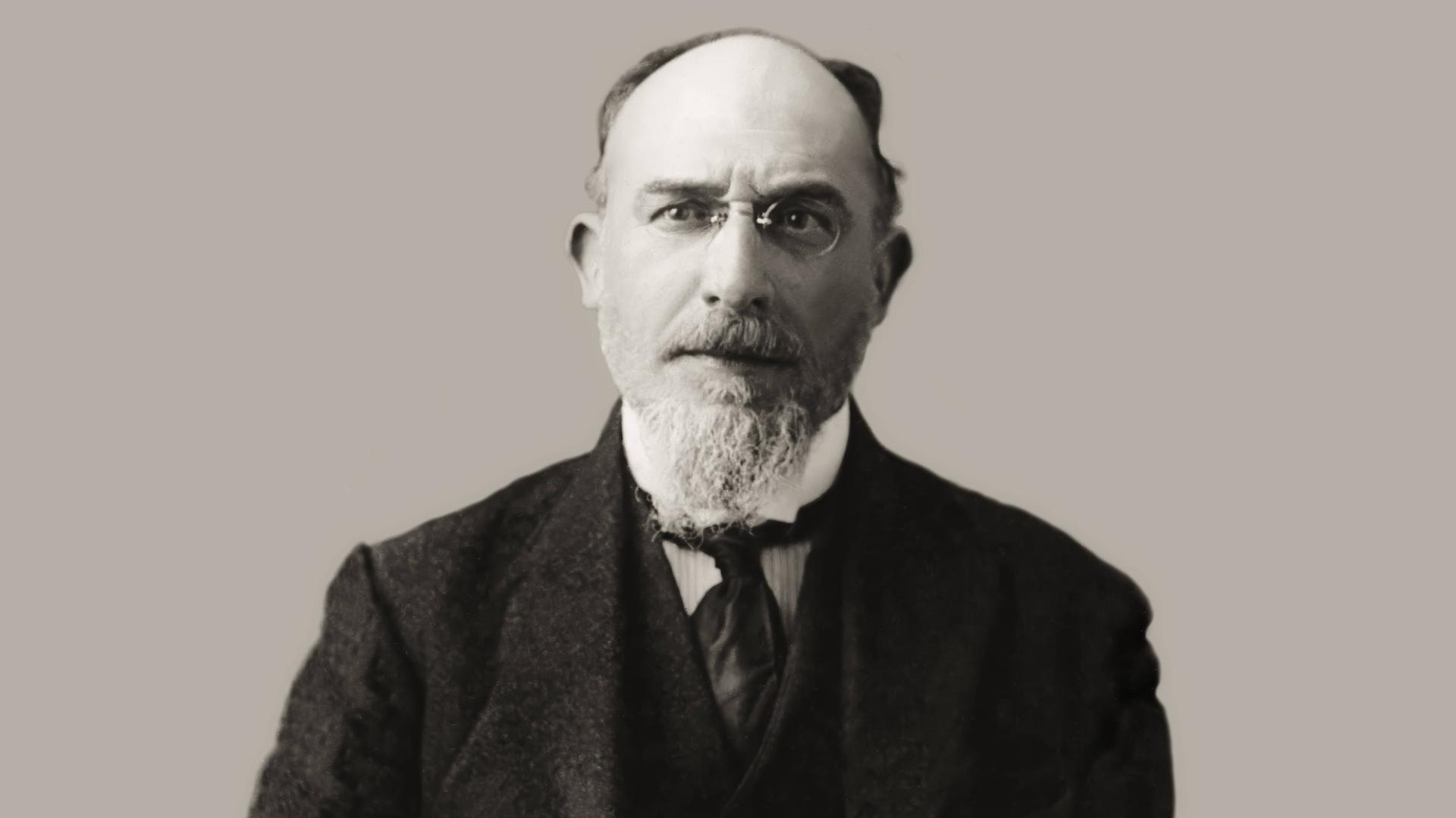 Erik Satie, 1866 1925, französischer Komponist und Pianist. Erik Satie, 1866 1925, französischer Komponist und Pianist.