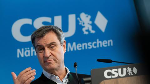 Markus Söder, CSU-Parteivorsitzender, nimmt nach der Sitzung des CSU-Vorstands an einer Pressekonferenz in München teil. 