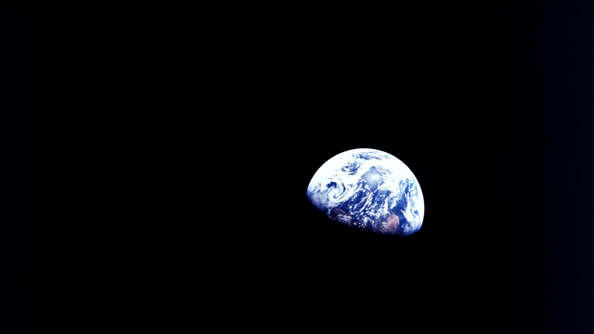 Ein Blick vom Mond auf die Erde.