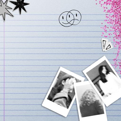 Cover des Podcasts Die Lieblingsschülerin: Auf einem linierten Blatt liegen drei schwarz-weiße Polaroids von nicht erkennbaren Schülerinnen, dazu Glitzer, Sterne sowie ein Smiley, der sowohl lacht als auch traurig ist