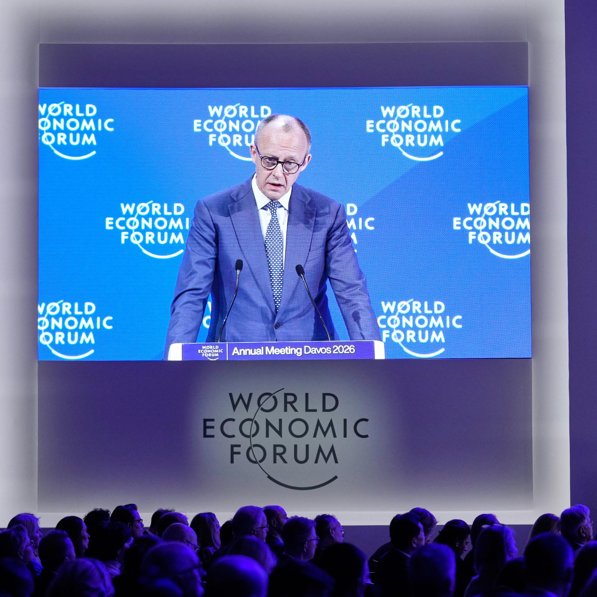 Davos: Bundeskanzler Friedrich Merz (CDU) spricht während einer Plenarsitzung in der Kongresshalle beim 56. jährlichen Treffen des Weltwirtschaftsforums (WEF).