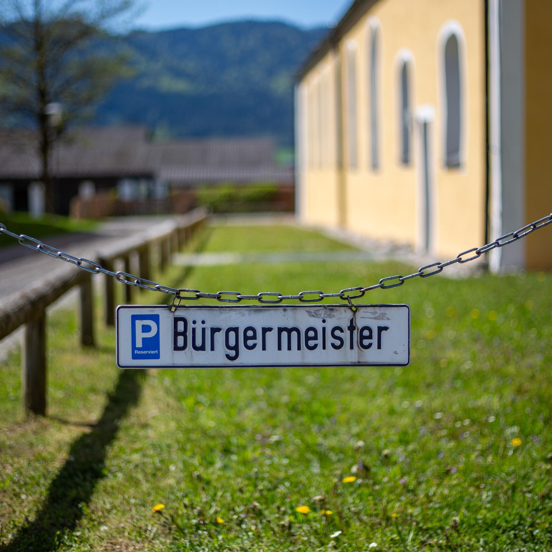 Kommunalpolitik - Wenn einem der Etat die Ketten anlegt