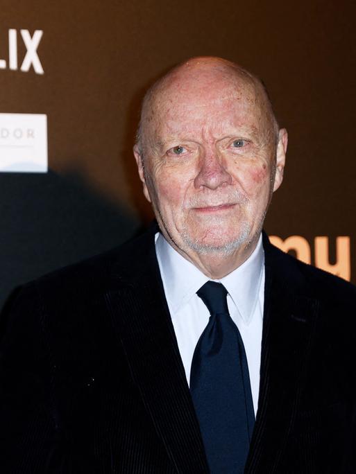 Der französische Filmemacher Jean-Paul Rappeneau, der mit mehreren Césars ausgezeichnete Regisseur von acht Spielfilmen, darunter „Cyrano de Bergerac“ (1990), starb am 1. September 2026 im Alter von 94 Jahren in Paris. Der französische Filmemacher Jean-Paul Rappeneau, der mit mehreren Césars ausgezeichnete Regisseur von acht Spielfilmen, darunter „Cyrano de Bergerac“ (1990), starb am 1. September 2026 im Alter von 94 Jahren in Paris.