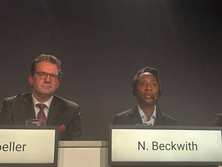 Naomi Beckwith, die neue künstlerische Leitung der documenta 16, spricht bei ihrer Vorstellung 