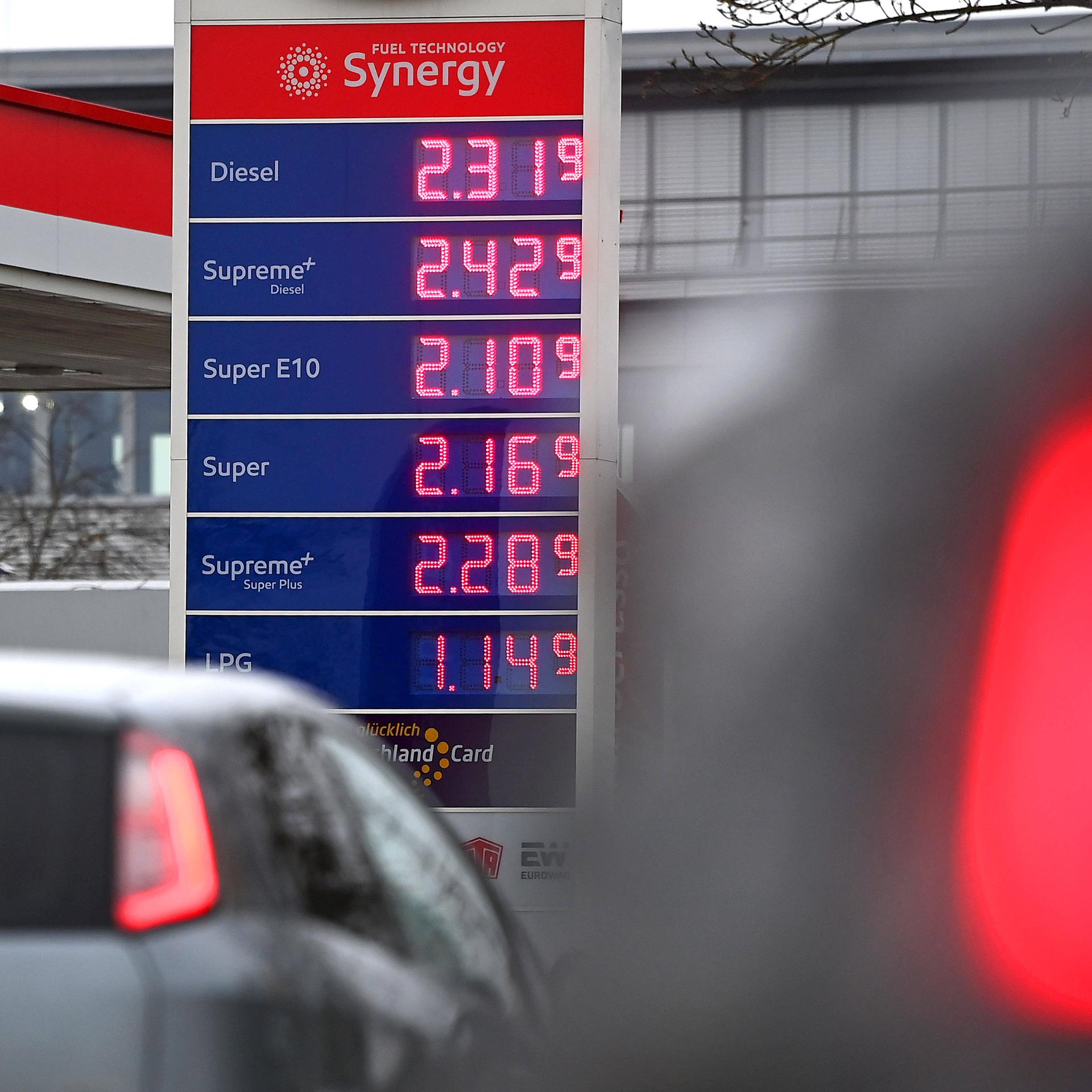 Tankrabatt und Co. - Große Kritik an Entlastungspaket der Bundesregierung