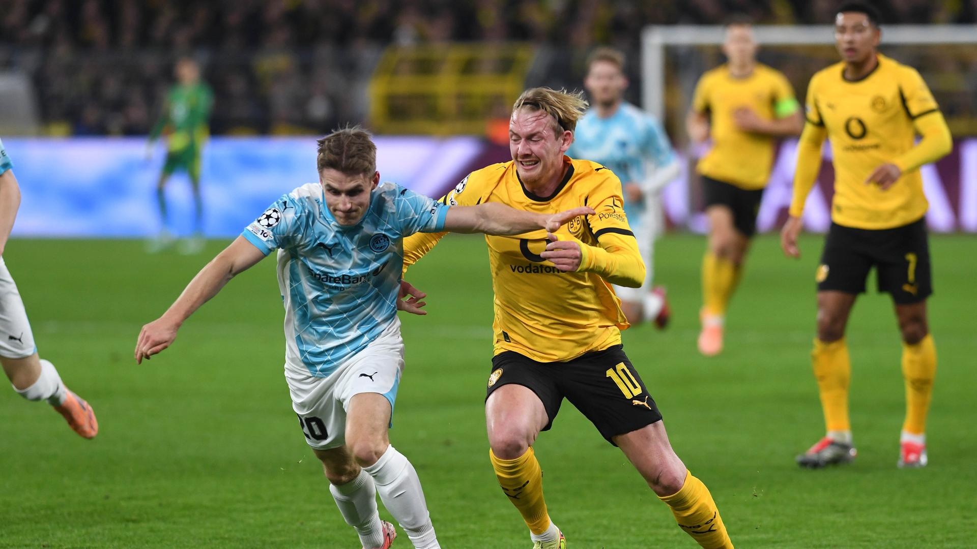 Spielszene in der Fußball-Champions-League: Borussia Dortmund gegen FK Bodø/Glimt Spielszene in der Fußball-Champions-League: Borussia Dortmund gegen FK Bodø/Glimt